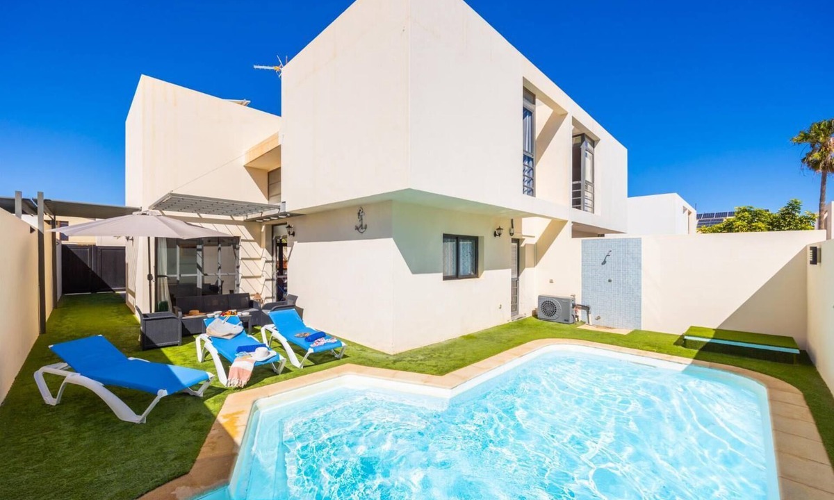 Costa Teguise Villa | Villa Paula - Three Bedroom Villa, Sleeps 6