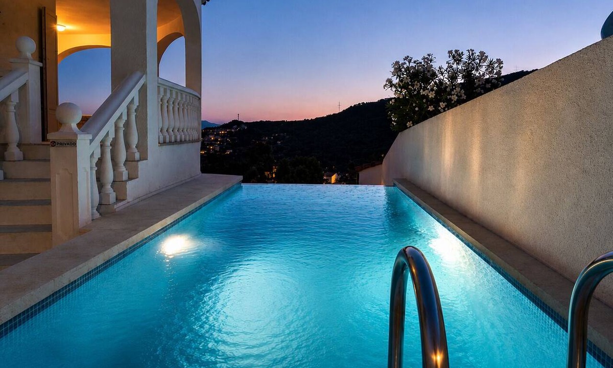 Alcossebre Ski Chalet | Villa Santorini Sea Views, Alcossebre