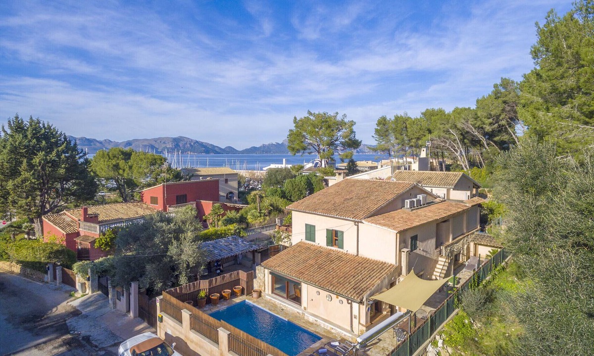Mal Pas-Bon Aire Villa | Villa with pool near the beach with 3 bedrooms, 2 bathrooms and barbecue