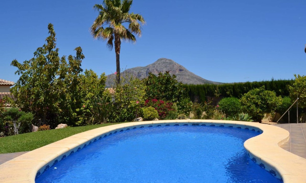 Javea Ski Chalet | Villa Zayas