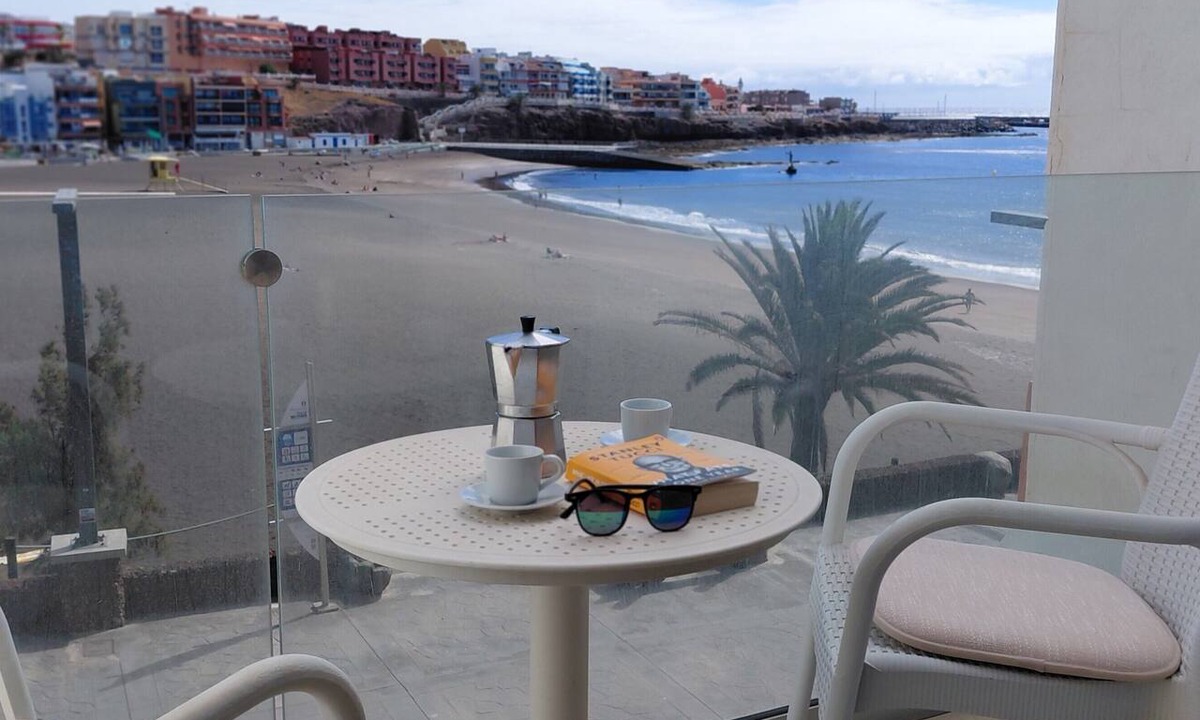 Melenara Apartment | Vistasmelenara 2 by Canariapartment: sea views, balcony and Wi-Fi