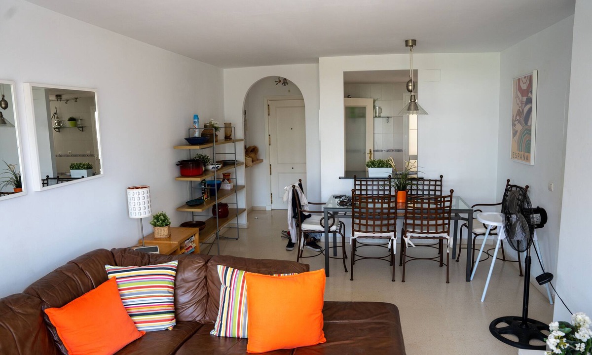 San Luis de Sabinillas Apartment | Walk to Beach Marina & Restaurants – Authentic Spanish Town Apartment
