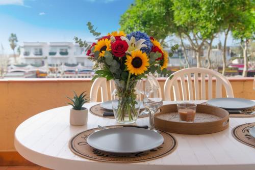 Empuriabrava Apartment | WELCS APARTAMENTO 316 EMP con Balcón, parking privado y AC