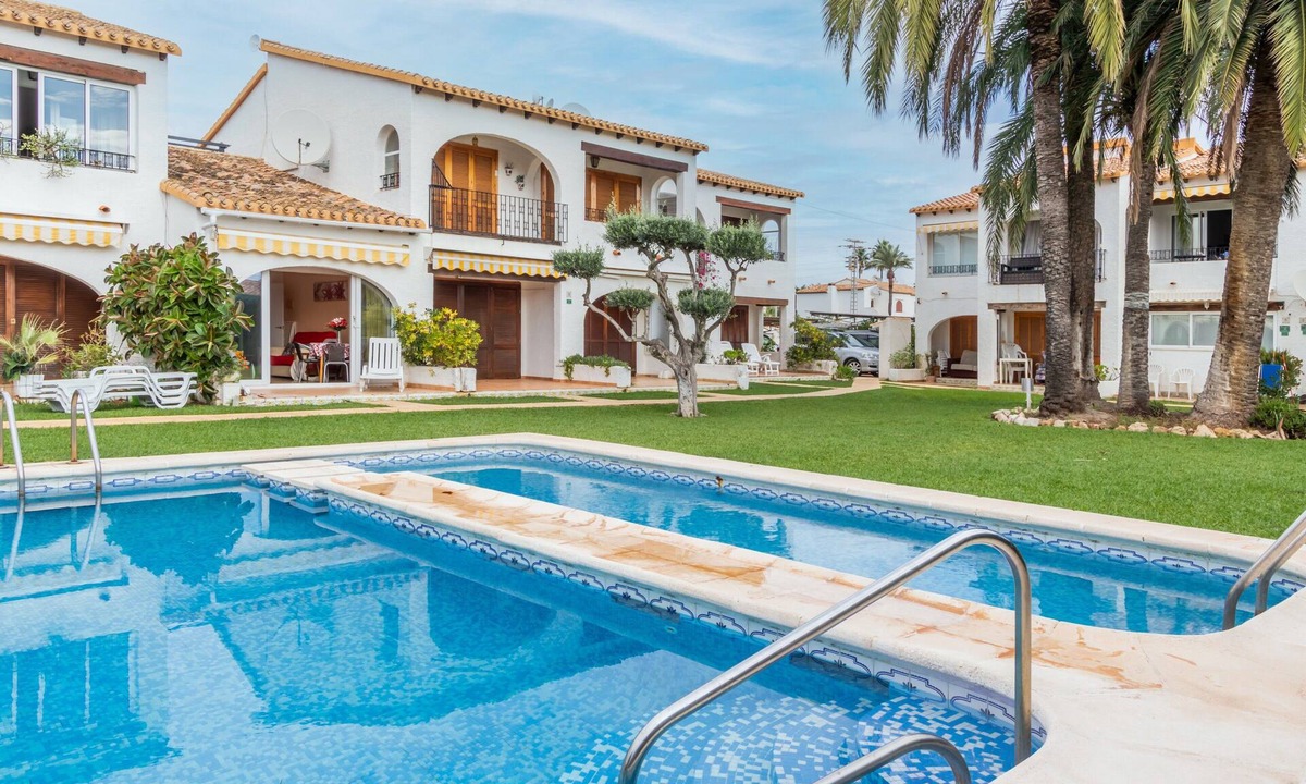 Denia Apartment | Well-equipped 1-Bedroom Bungalow with Mountain Views, Pool, Wi-Fi, and Terrace