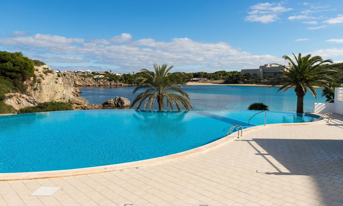Arenal d'en Castell Apartment | White Sands Maluz – Beachfront Apartment in Menorca