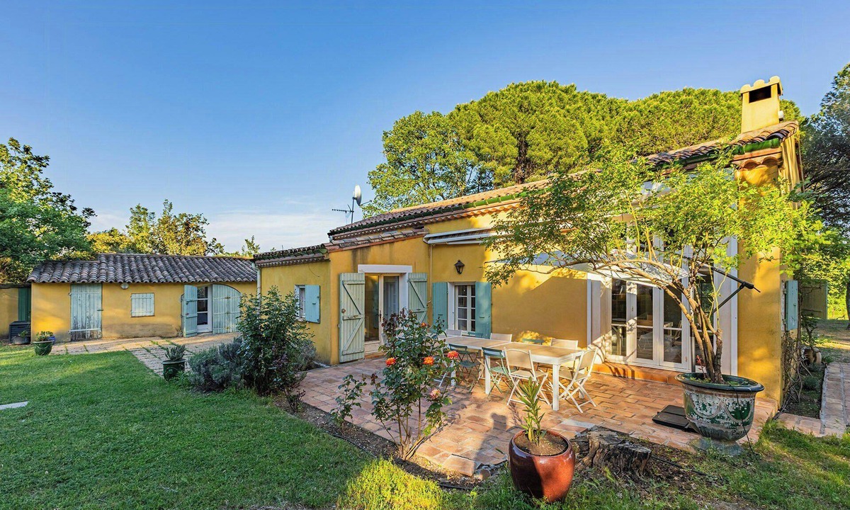 Pezenas House | Winemaker's home by Pézenas vineyards