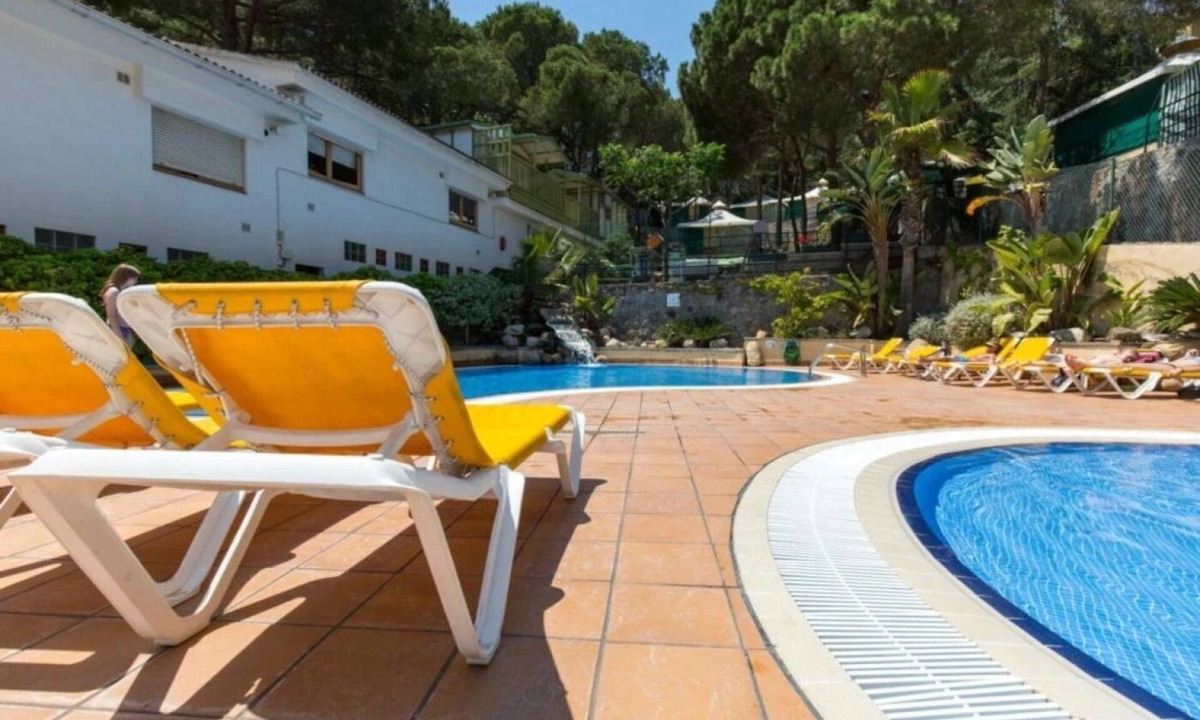 Calella House | ZEcamping 3 étoiles animé 200m plage piscine locatif TV BBQ 30m2