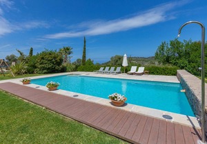 230 m² Villa ∙ 4 bedrooms ∙ 7 guests