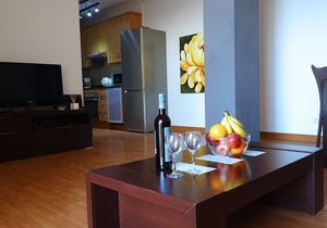 Cozy and relaxing apartment with cliff and sea views, Wifi, pool.