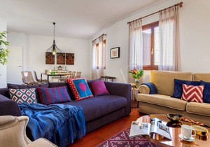 Large and beautiful 4 BD apartment in front of the Cathedral. Cabildo IV