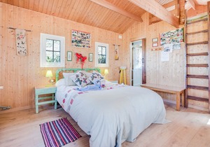 Rustic Holiday Home La Cabana Roja with Wi-Fi, Garden & Terrace; Parking Available in El Sauzal
