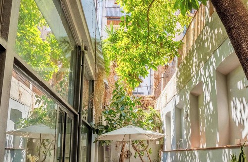 El Raval Apartment | 12 guests Private garden Duplex next to LasRamblas