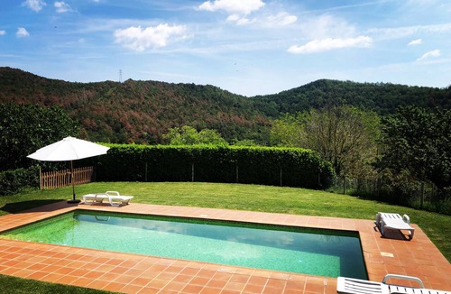 Moia Cottage | 16th-century Catalan farmhouse: a rural getaway in an idyllic setting.