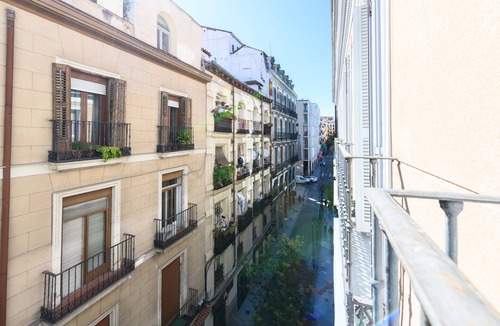 Chueca Apartment | 2-Bedroom Apartment Steps Away from Gran Vía: Live in the Heart of Madrid