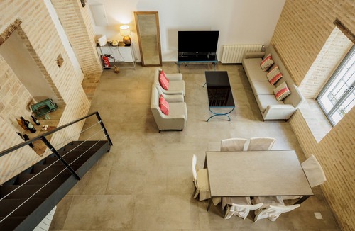 Alameda Apartment | 3-Bedroom Apartment in Central Seville, Sleeps 6, Pet-Friendly