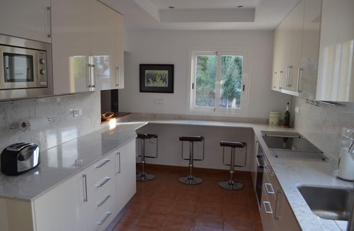 Punta Prima Villa | 3-Minute Walk to Beach, Stylish 3-Bedroom Villa with Pool, Large Peaceful Garden