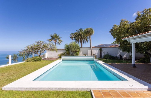Las Cuevas House | 4 bedroom house with pool, garden and beautiful views of the valley and the sea.
