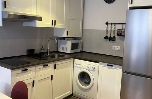 Villa de Vallecas Condo | 4 minutes walk from the subway, 3 bedrooms with en suite bathroom
