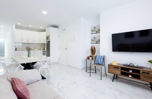 San Isidro Apartment | 4 Moderno Edificio Emilia