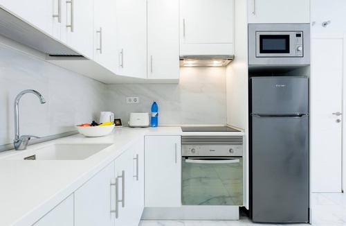 San Isidro Apartment | 4 Moderno Edificio Emilia