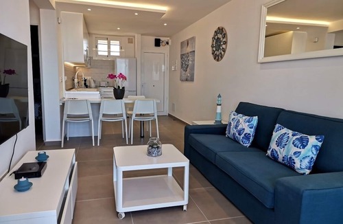 Los Cristianos Apartment | 5mn from the beach: Achacay Standing apartment with sea and mountain views