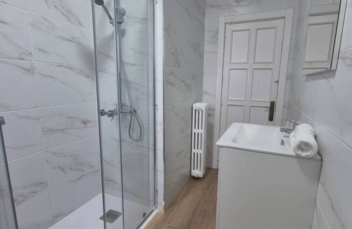 Las Campas y San Claudio Apartment | 648A2 Apartamentos Mareval