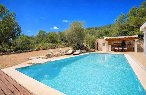 Sant Rafael de Sa Creu Villa | 8 Person Ibiza Villa with Private Pool - Walk to Amnesia & UNVRS! - Can Rafa