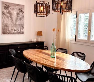 Sant Rafael de Sa Creu Villa | 8 Person Ibiza Villa with Private Pool - Walk to Amnesia & UNVRS! - Can Rafa