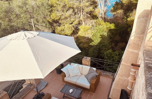 Cala Llombards House | A dreamy Mediterranean retreat in the Mallorcan style, right on the beach & MB