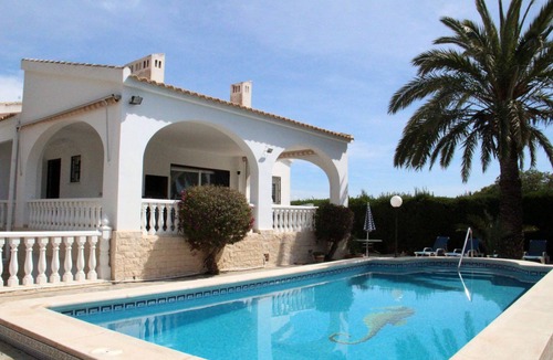 Villamartin Villa | A large Luxury 4 bed private villa just a few min walk to the Villamartin Plaza