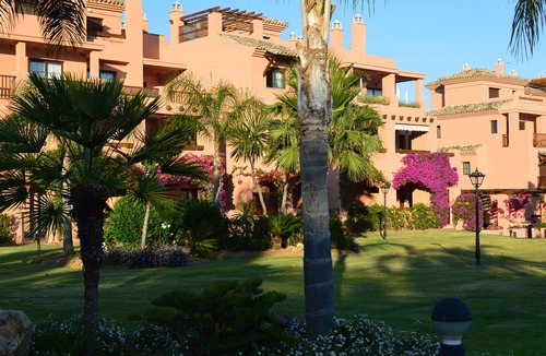 Atalaya-Isdabe Apartment | A short walk to the beach
