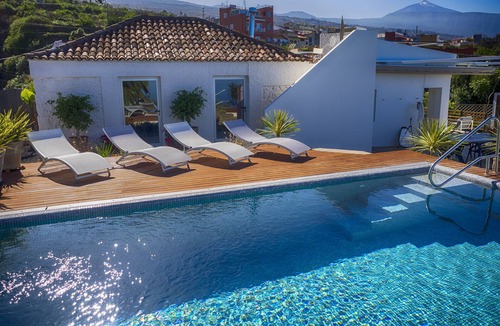 Los Gomez Villa | A spectacular away from it all 3 bedroom and 3 bathroom villa.