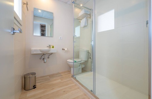 Roses Town Center Hostel | Agi Gloria Rooms 306 Hostel for rent in Roses Girona.