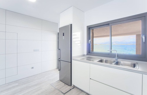 es Bacares Ski Chalet | Aixa - House In Marina Manresa. Free Wifi