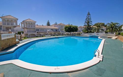 Alcossebre Apartment | Al Andalus frente a la piscina - Playa Cargador ALBERT VILLAS