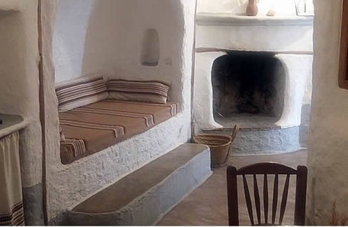 Baza Cabin | Al Jatib Caves- Cave 4