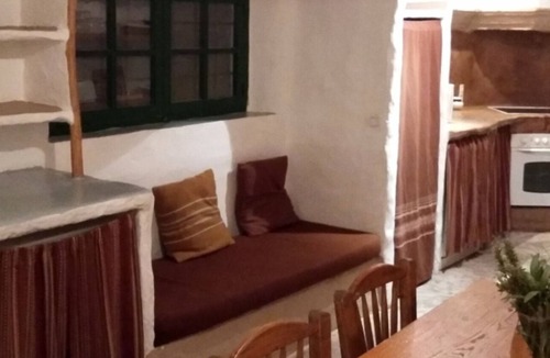 Baza Cabin | Al Jatib Caves - Cave 5