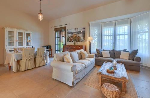 Cansalades Villa | Alondra by Aguilarent