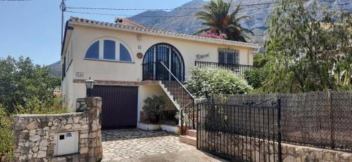 Denia Ski Chalet | Anacasa Villa con piscina Montgo Denia CH3215