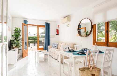 Son Carrio Apartment | Apartamento Las Palmeras by Mauter Villas
