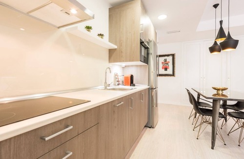 Quintana Apartment | Apartamento Madrid con Piscina en Verano ( Arturo Soria II )