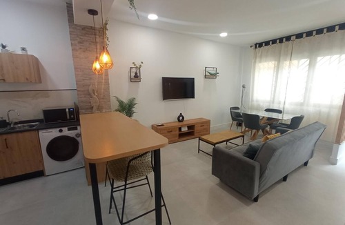 Distrito Noroeste Apartment | Apartamento moderno junto a la estación de tren