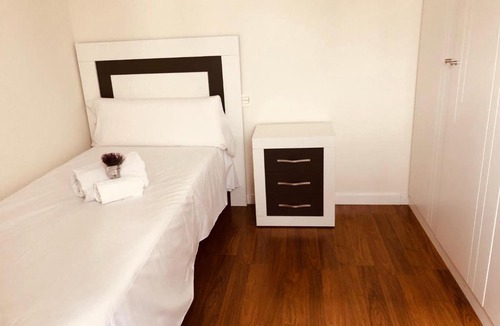 Arrabal Apartment | Apartamento Puente Romano P1-1B