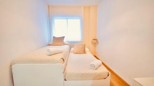 Camino de Ronda Apartment | Apartamento Sol - Centro - 3 Dormitorios para Familias y Grupos - Fácil Aparcamiento