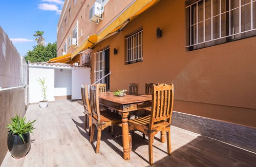 San Fernando Apartment | Apartamento Tulipanes - Your Cozy Retreat in Maspalomas!