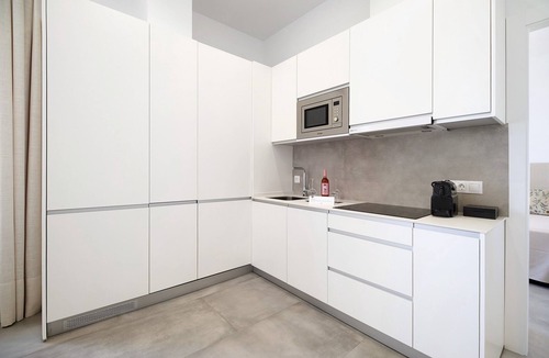 Chiclana de la Frontera Apartment | Apartment 'Suite Vistas Río 7' with Shared Terrace, Wi-Fi and Air Conditioning
