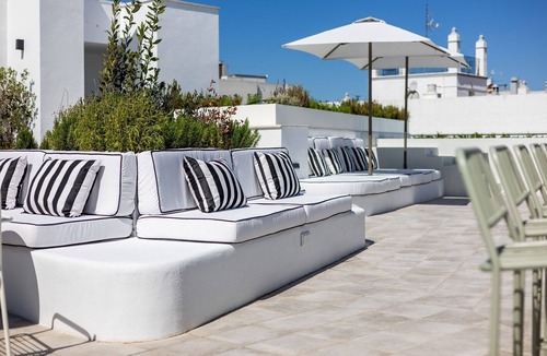 Chiclana de la Frontera Apartment | Apartment 'Suite Vistas Río 7' with Shared Terrace, Wi-Fi and Air Conditioning