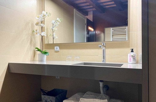 Olot Apartment | APARTMENT 2-2