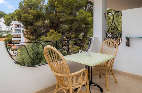 Peguera Apartment | Apartment 'Apto Con Terraza 4' with Private Terrace, Wi-Fi and Air Conditioning