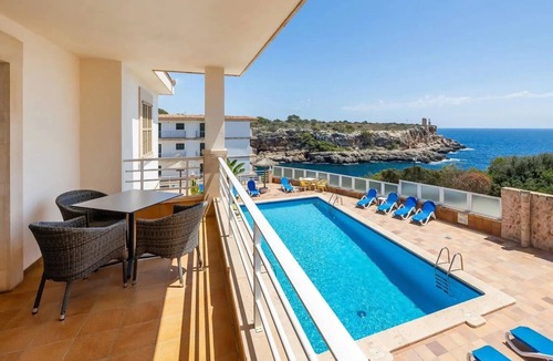 Cala Figuera Apartment | Apartment 'Aptos Villa Sirena Vista Mar' with Shared Pool, Wi-Fi and Air Conditioning
